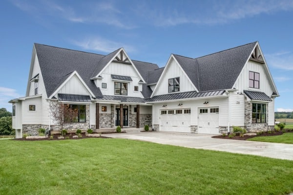 Dark Trim Farmhouse